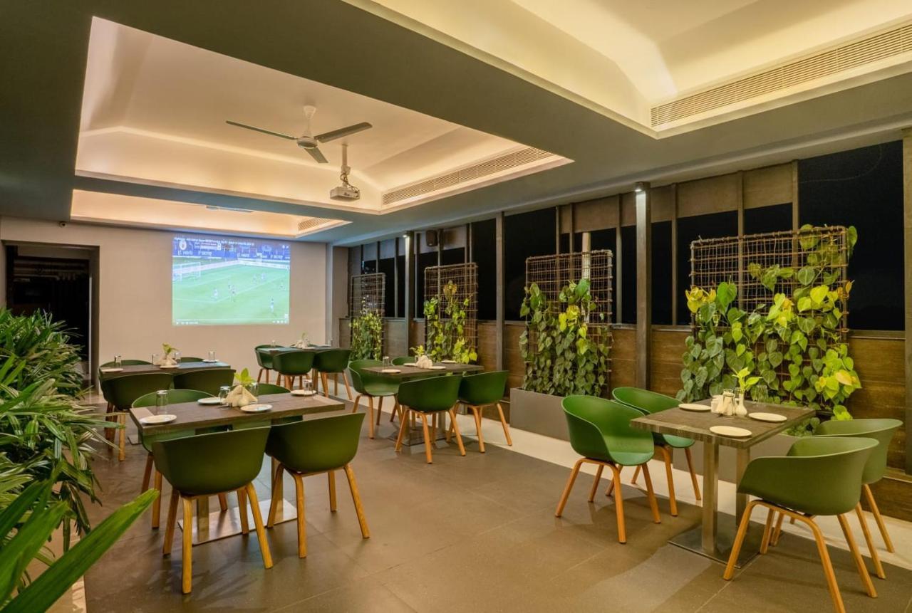 Sugar Business Hotel Kochi Exterior foto